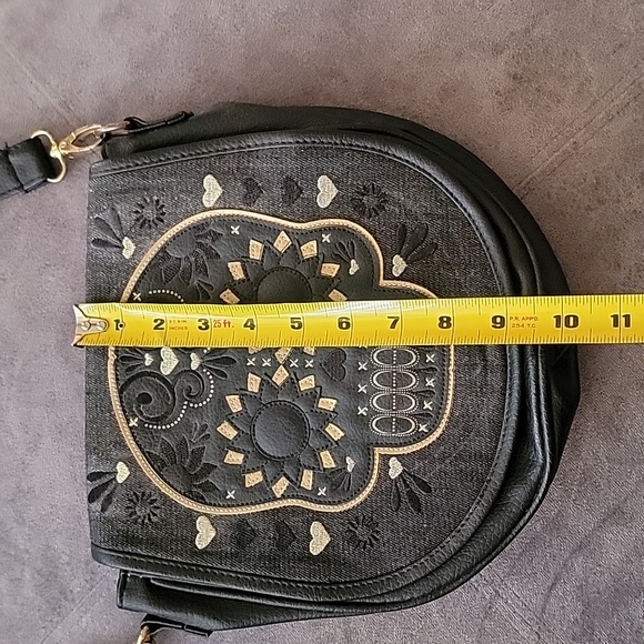 Loungefly Skull Cross Body Bag - Picture 6 of 7